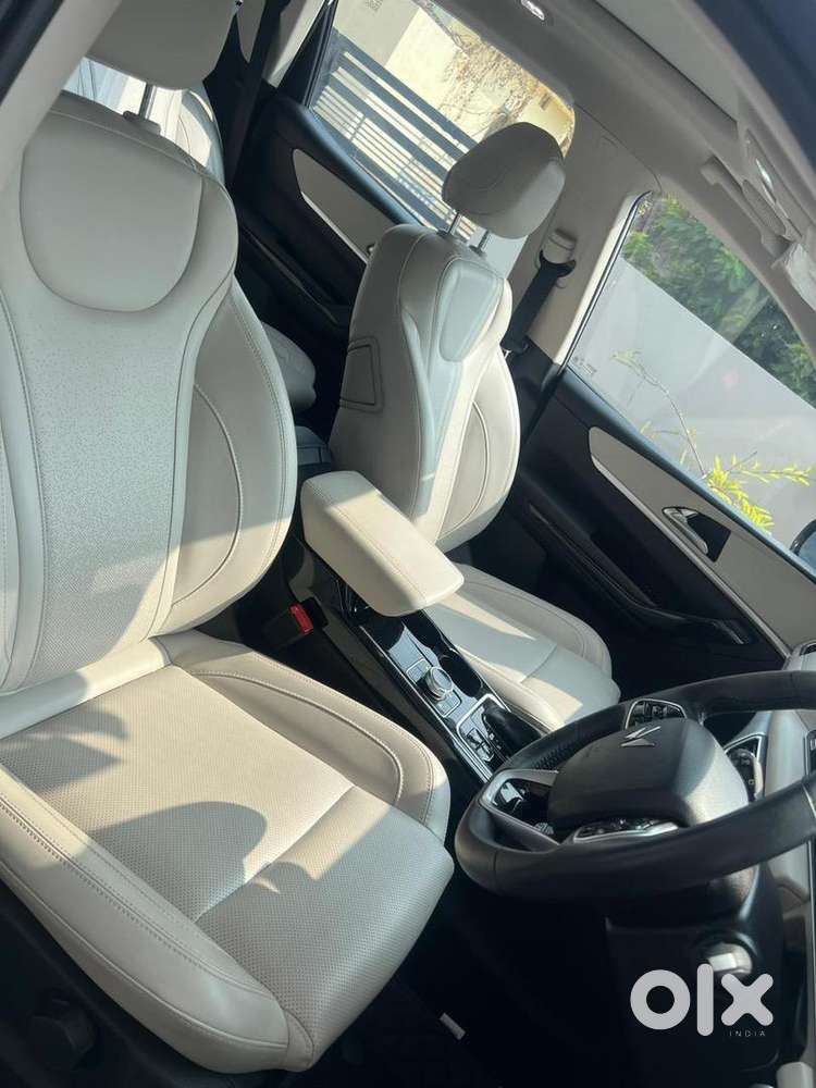 Mahindra Xuv700 2022 Petrol Well Maintained