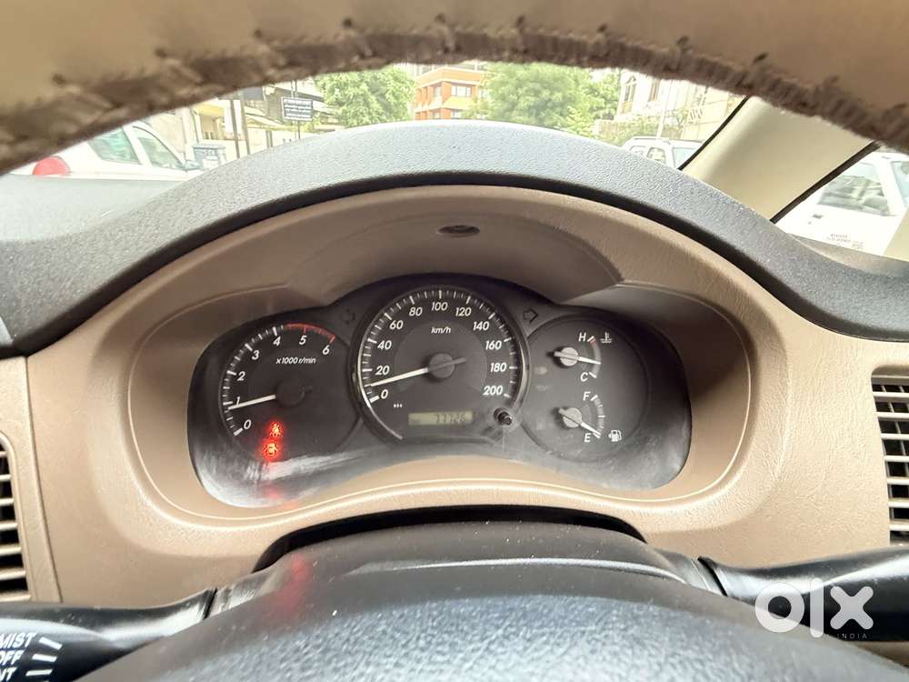 Toyota Innova 2.5 G (diesel) 8 Seater Bs Iv, 2015, Diesel