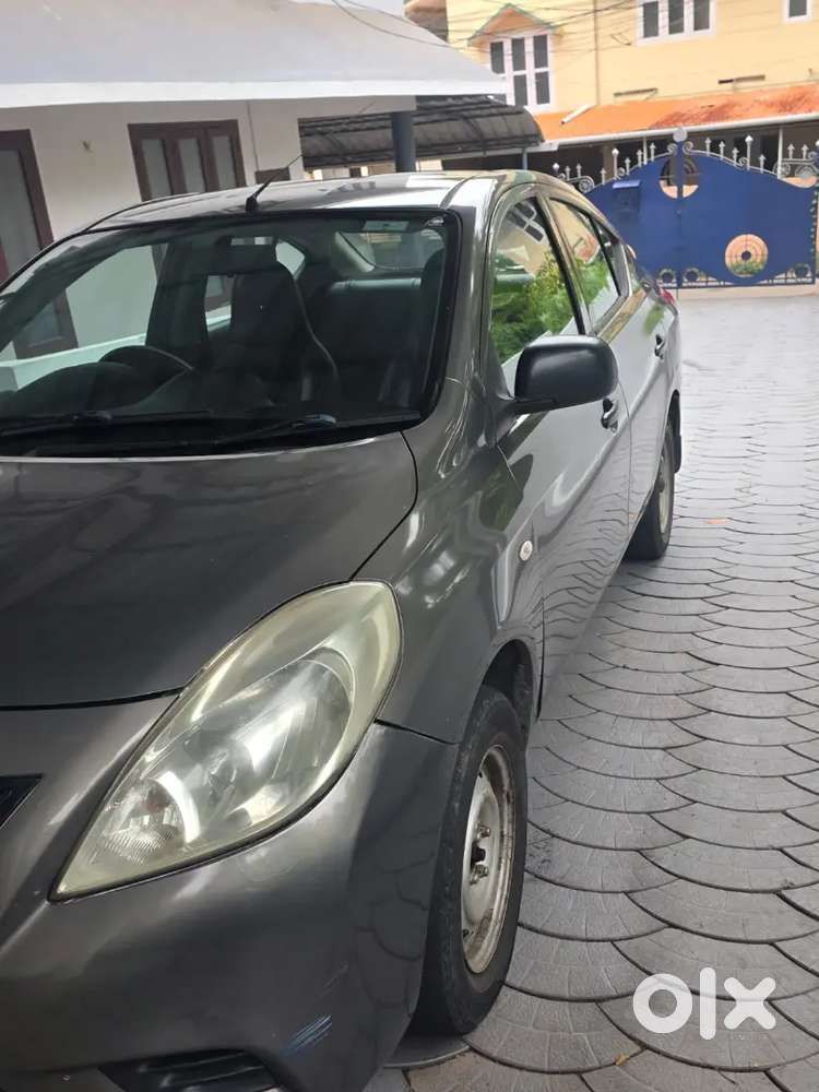 Nissan Sunny 2012 Model