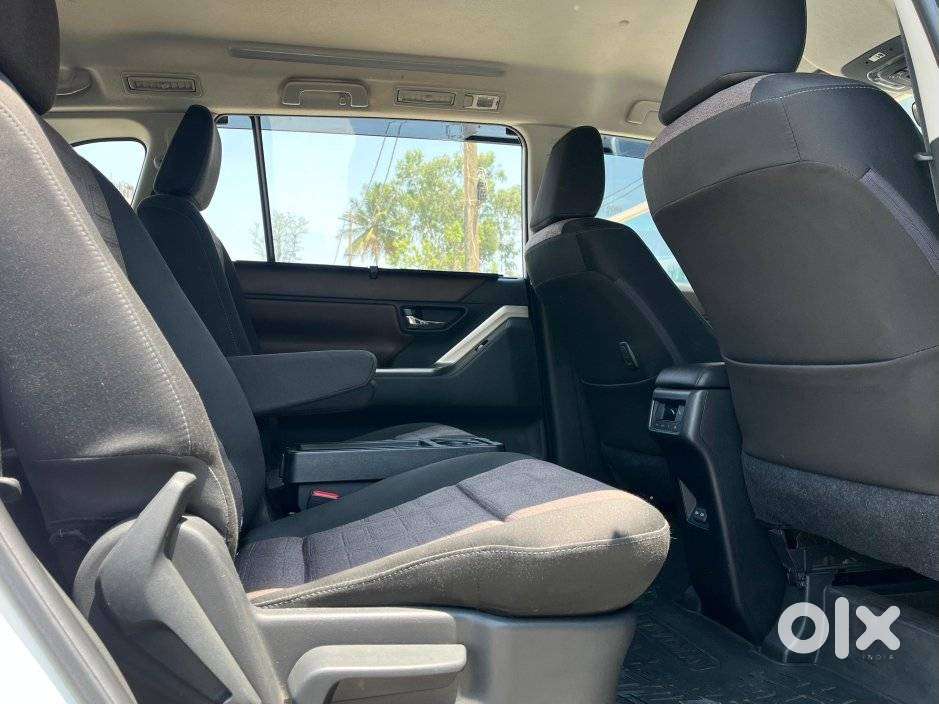 Toyota Innova Hycross 2.0 Vx Hybrid 7 Str, 2023, Petrol