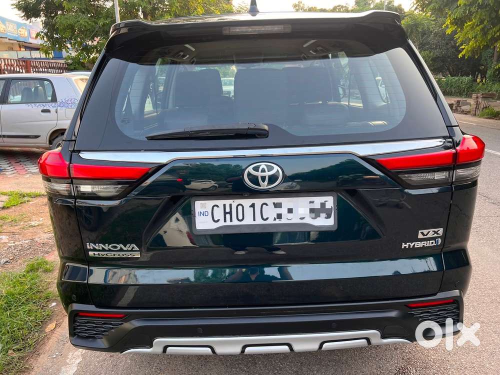 Toyota Innova Hycross 2.0 Vx Hybrid 8 Str, 2024, Cng & Hybrids