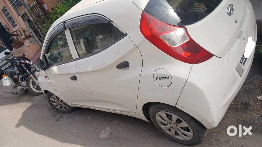Hyundai Eon 2013 Petrol Well Maintained