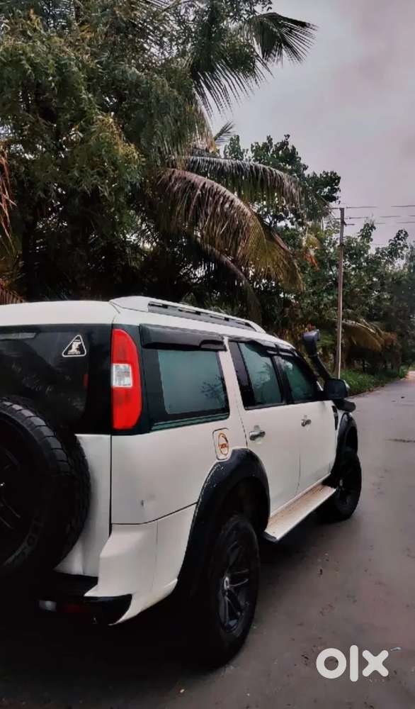 Ford Endeavour 2010