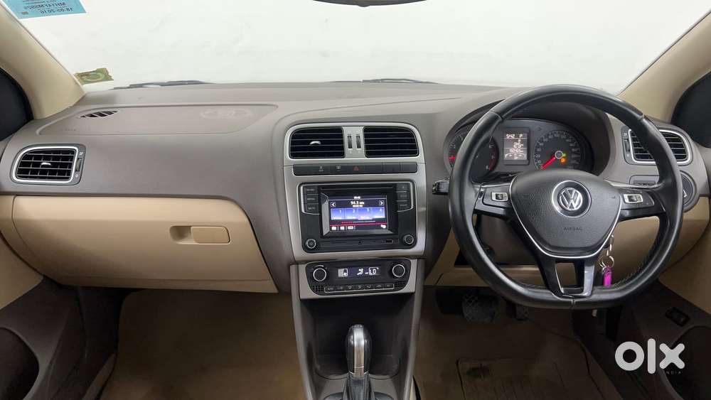 Volkswagen Vento 1.2 Tsi Highline At, 2016, Petrol