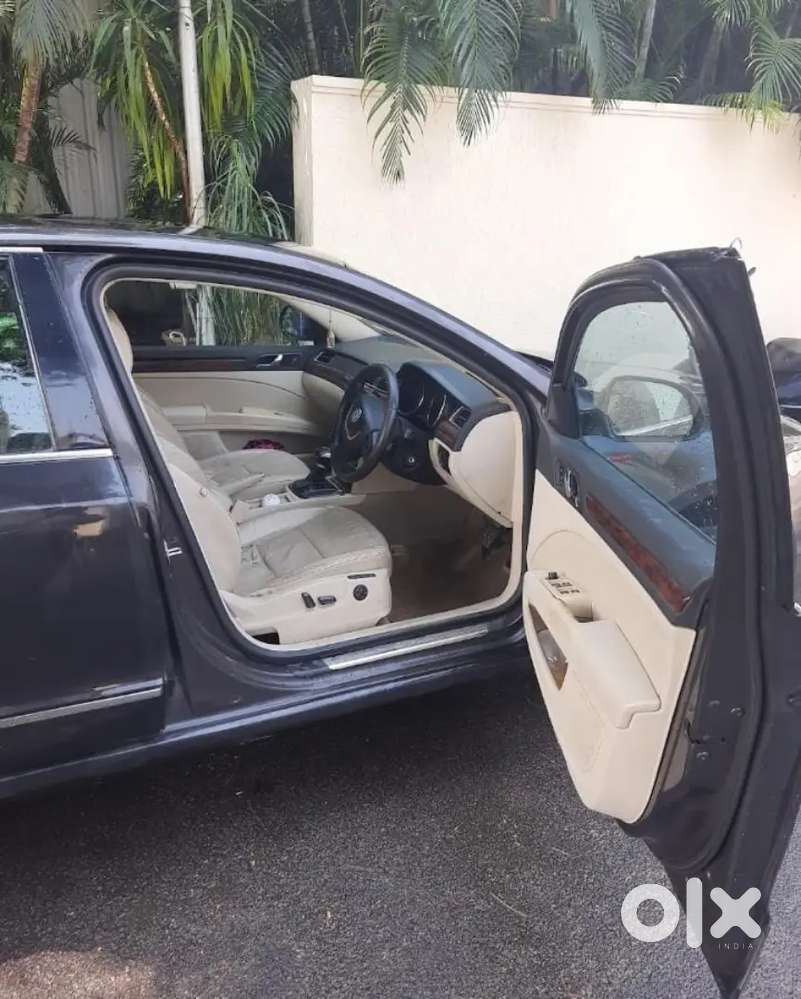 Skoda Superb 2011 Petrol Well Maintained