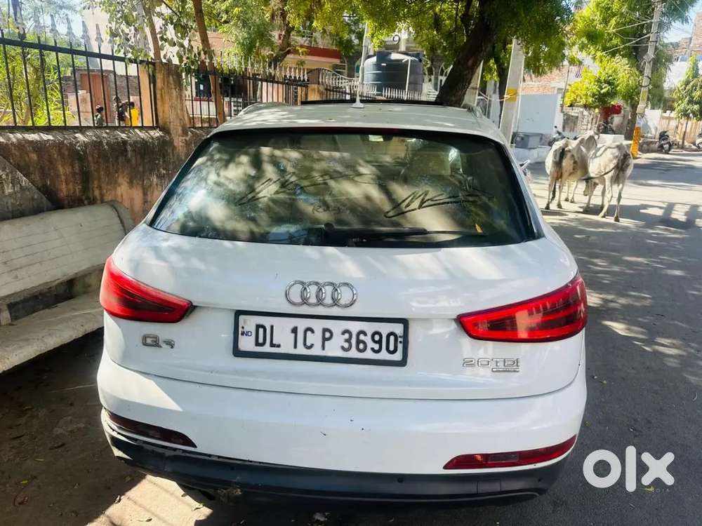 Gaadi Audi Q3
