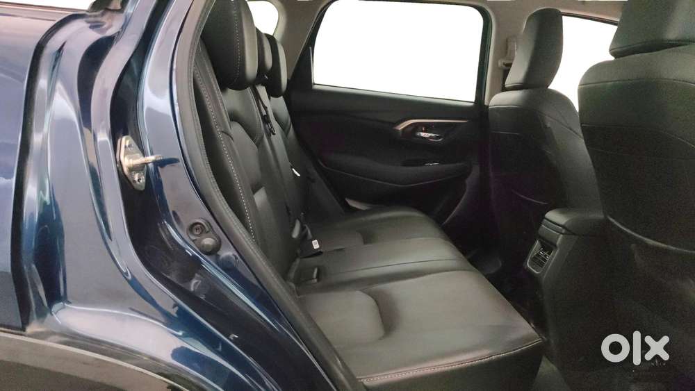 Maruti Suzuki Grand Vitara 1.5 Alpha Plus Intelligent Hybrid Ecvt, 2..