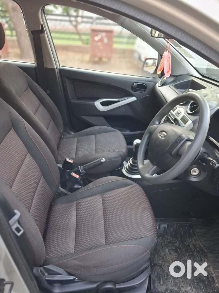 Ford Figo, 2011, Petrol