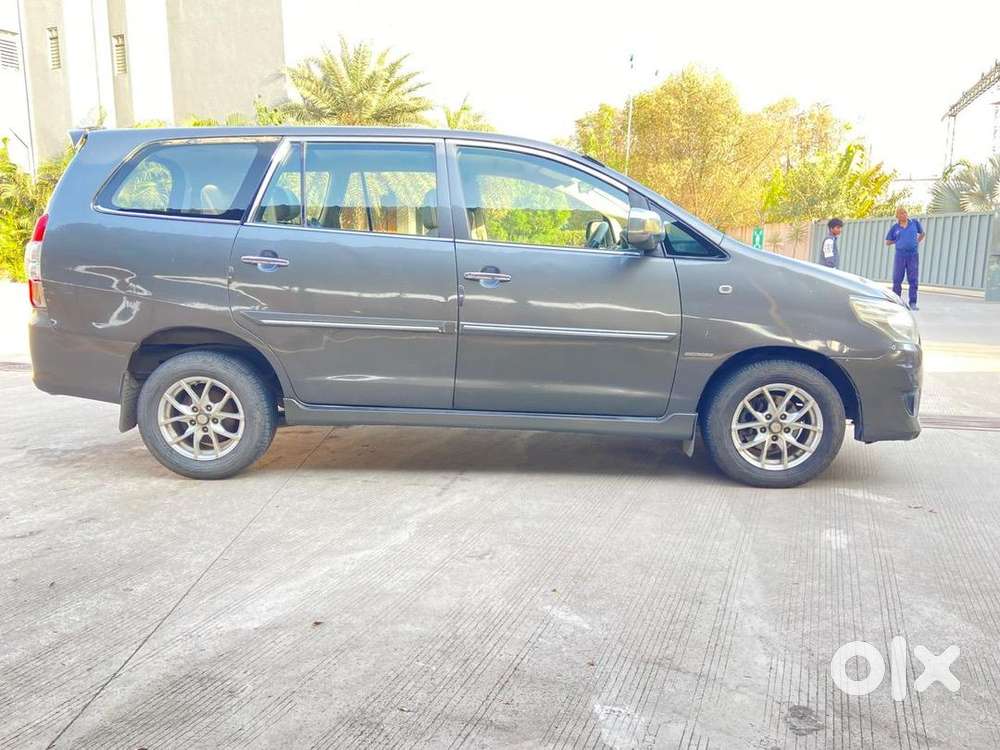 Toyota Innova 2014 Diesel Well Maintained
