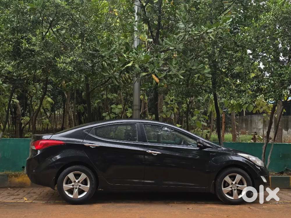Hyundai Elantra 2013 Petrol Well Maintained