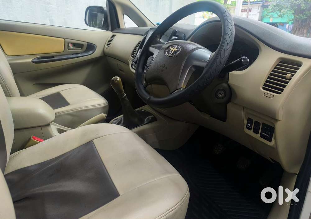 Toyota Innova 2.5 G (diesel) 8 Seater, 2014, Diesel