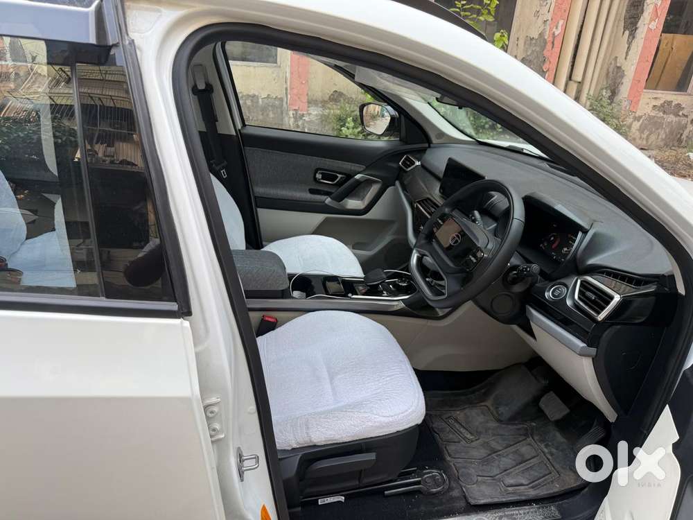 Tata Safari Pure Plus At, 2024, Diesel