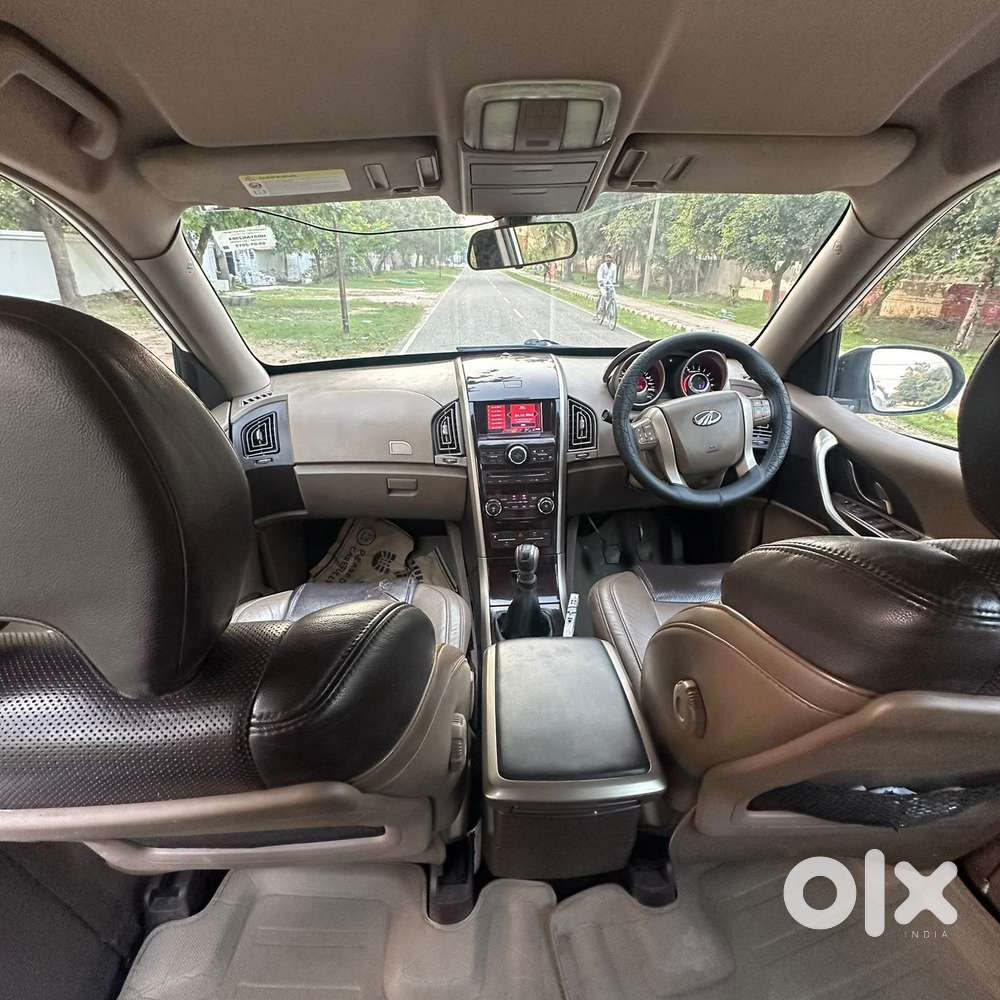 Mahindra Xuv500 W8 Dual Tone, 2015, Diesel
