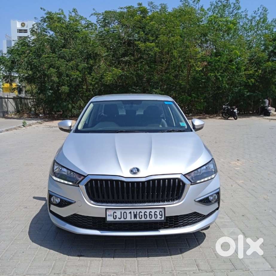 Skoda Slavia Ambition 1.0l Tsi At, 2022, Petrol