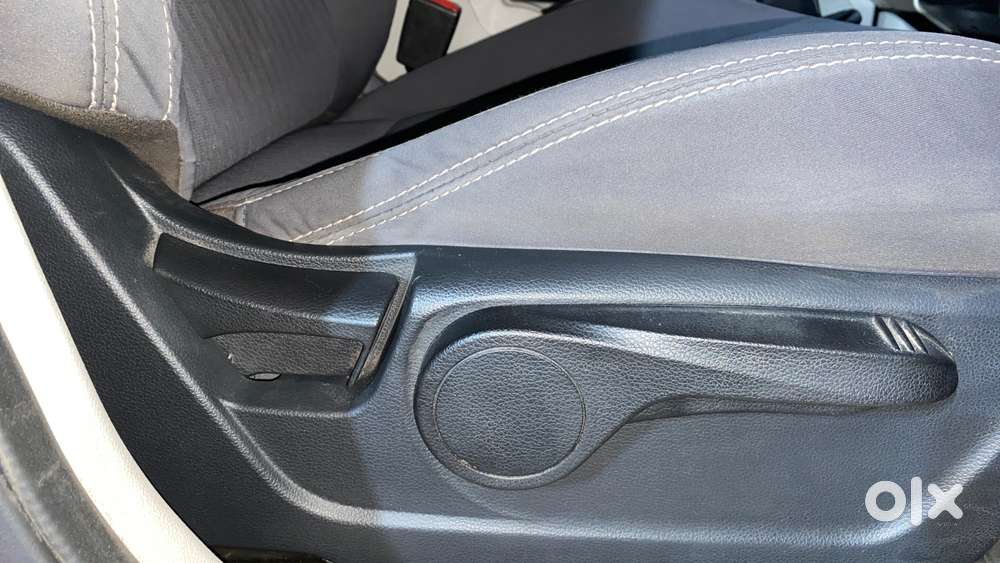 Mahindra Xuv300 W8, 2022, Petrol