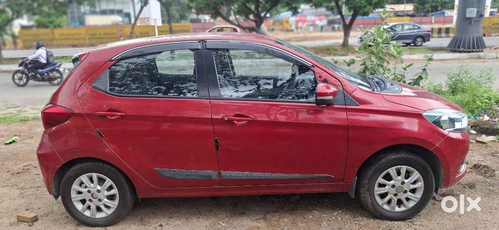 Tata Tiago 1.2 Revotron Xza, 2018, Petrol