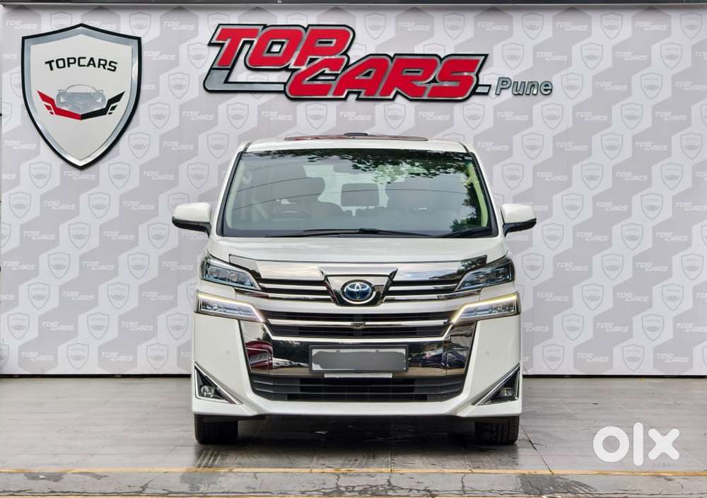 Toyota Vellfire 2.5 Executive Lounge, 2022, Cng & Hybrids