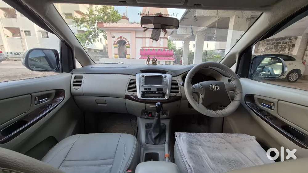 Toyota Innova 2.5 Vx 2013 8 Seater
