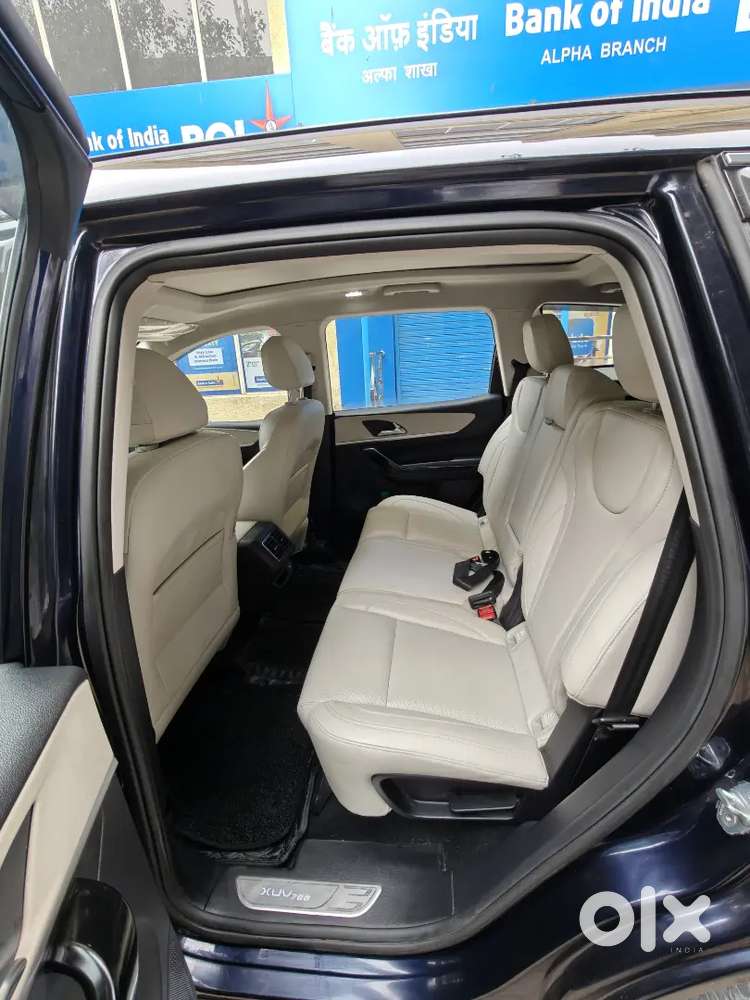 Xuv 700 Ax7  Petrol Automatic  Adas 7 Seater Dec 2024 Hp Reg