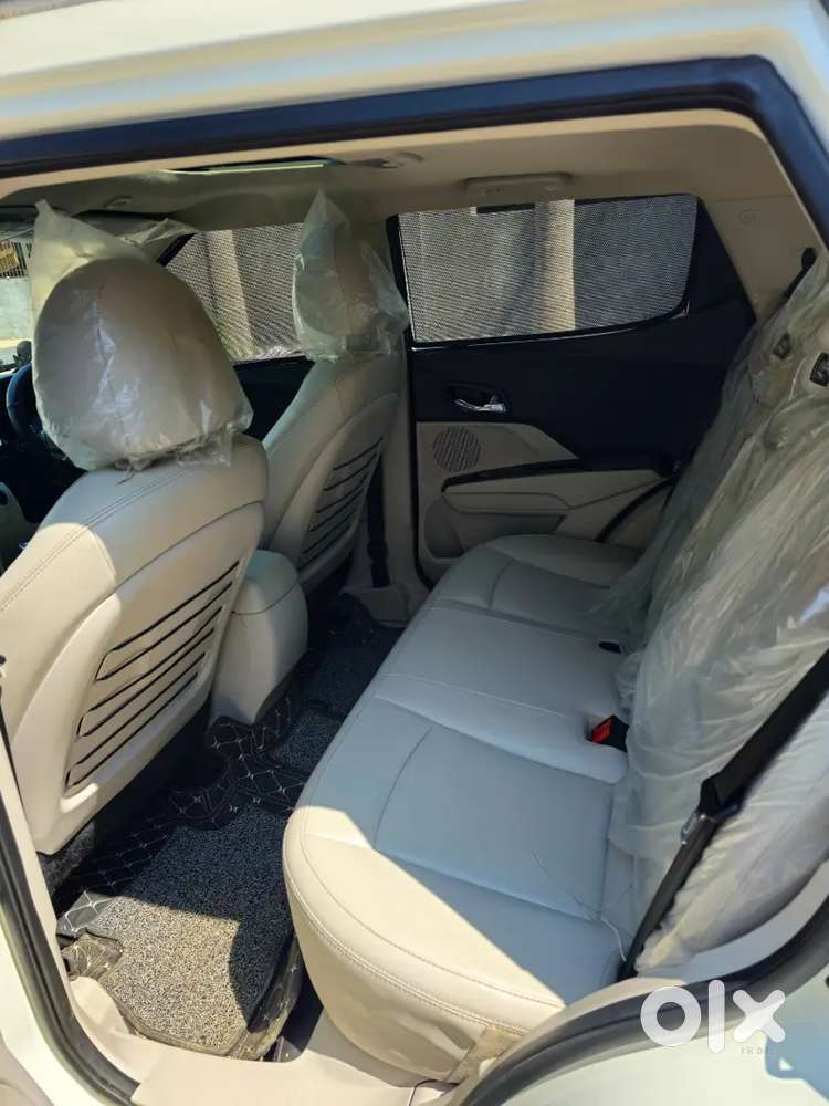 Mahindra Xuv 300 W8 (o) Petrol Manual In Prestine Condition