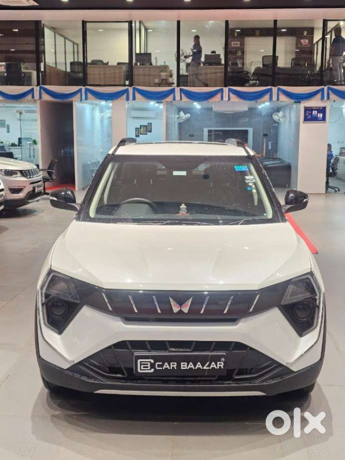 Mahindra Xuv 3xo Ax5 Pm At, 2025, Petrol