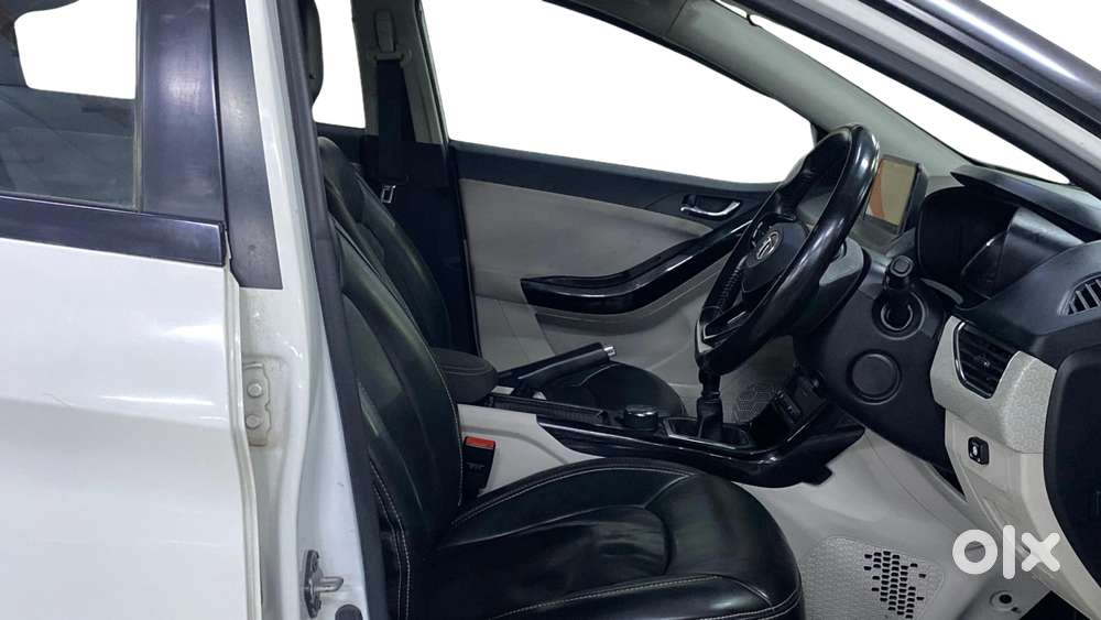 Tata Nexon 1.2 Revotron Xz Plus (s), 2021, Cng & Hybrids