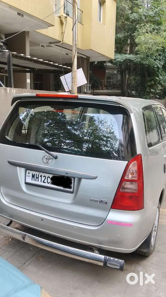 Toyota Innova Petrol 2005 98000 Km Driven