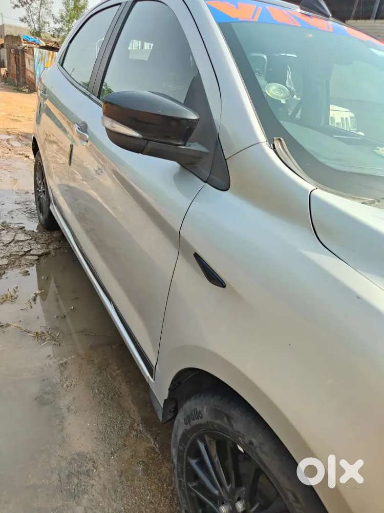 Ford Figo 1.2 Titanium Blu Petrol 2019