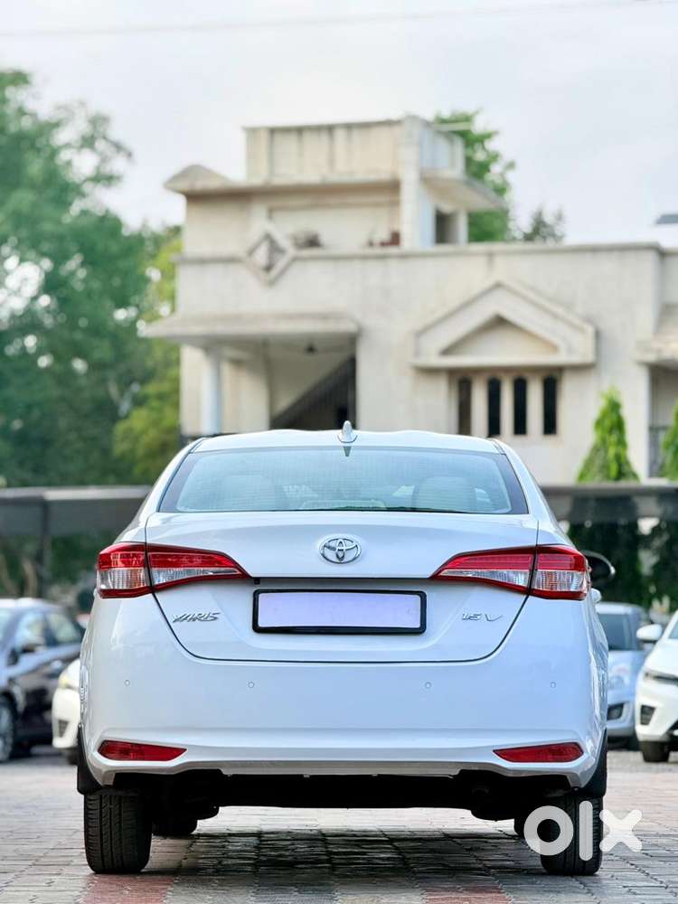 Toyota Yaris V Cvt, 2019, Petrol