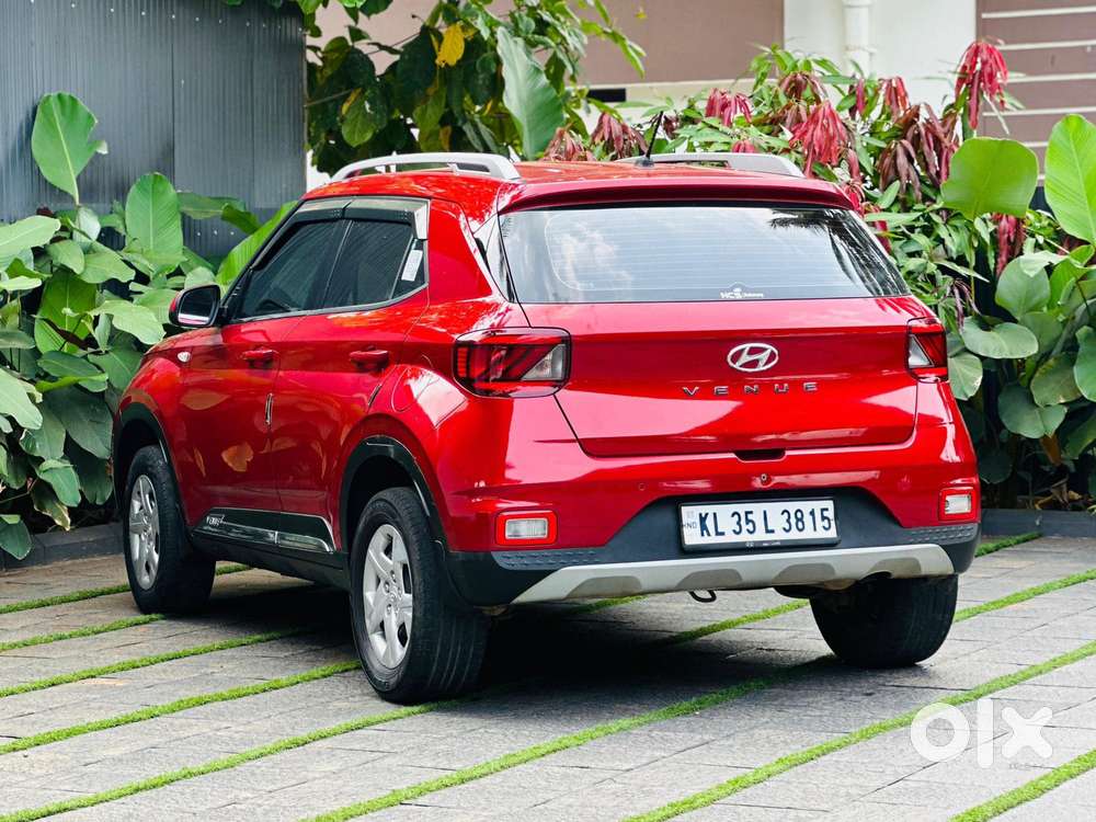 Hyundai Venue 1.2 S (o), 2022, Petrol