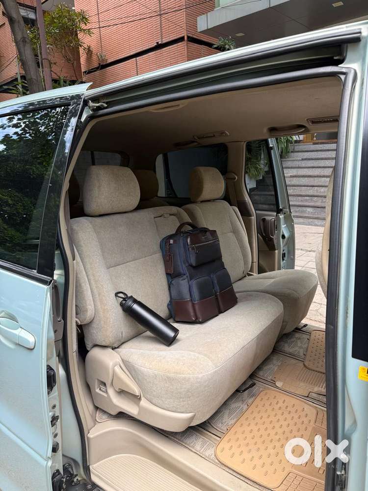 Toyota Estima Emina Petrol At, 2004, Petrol