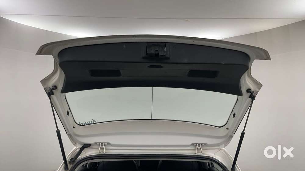 Volkswagen Polo Petrol Trendline 1.2l, 2015, Petrol