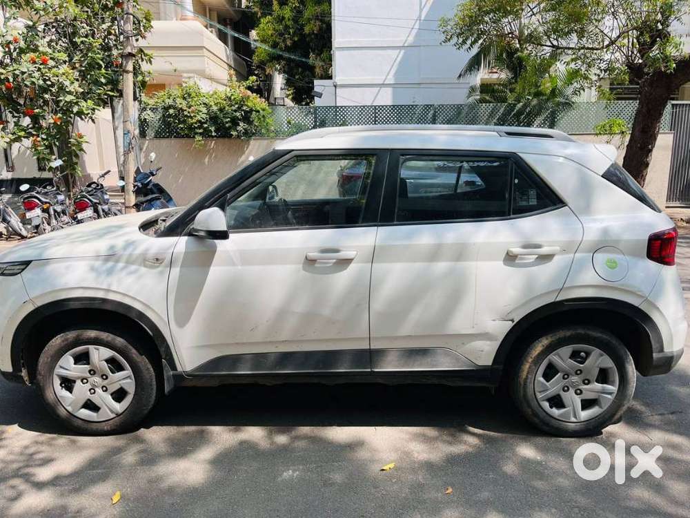Hyundai Venue S Turbo, 2021, Petrol
