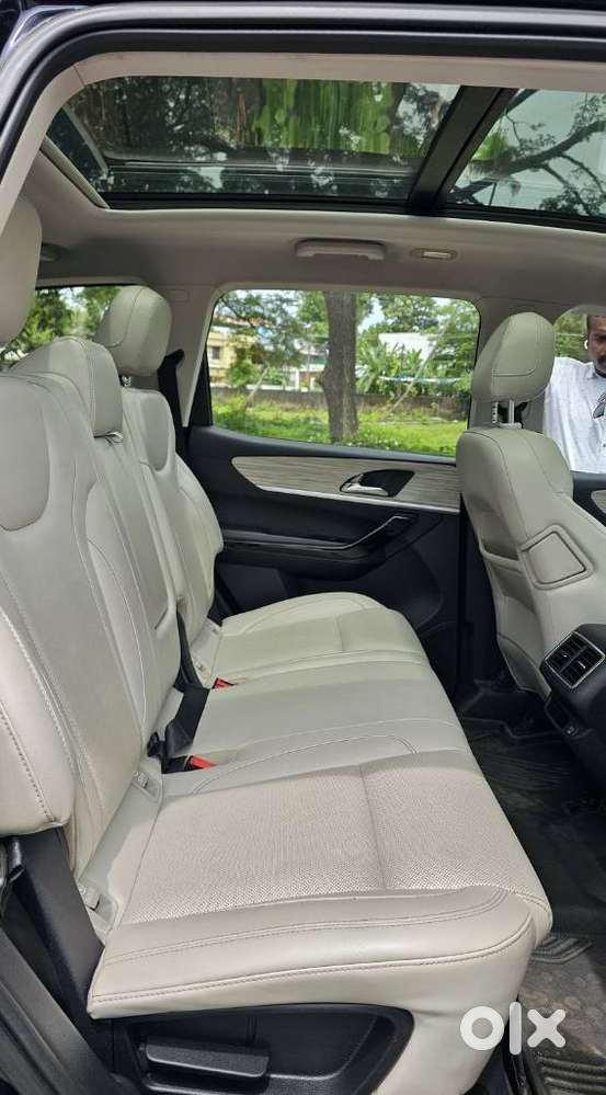 Mahindra Xuv700 2.0 Ax 7 Petrol At Luxury Pack Str, 2022, Petrol