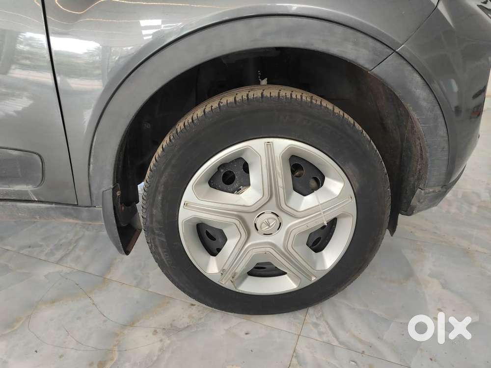 Tata Nexon 1.2 Revotron Xm (s), 2022, Petrol