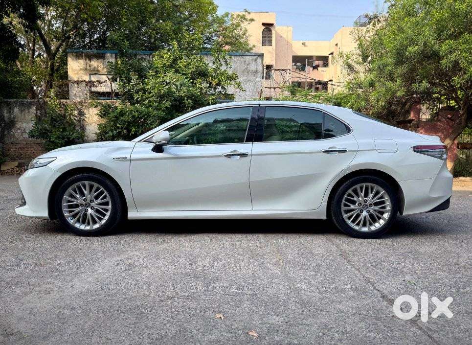 Toyota Camry Hybrid, 2019, Petrol