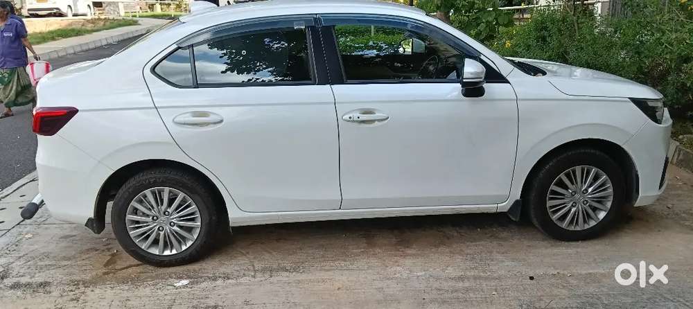Honda Amaze 2nd Gen 2025 Petrol 6080 Km Driven