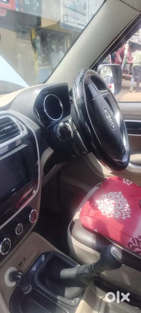 Mahindra Tuv 300 2016