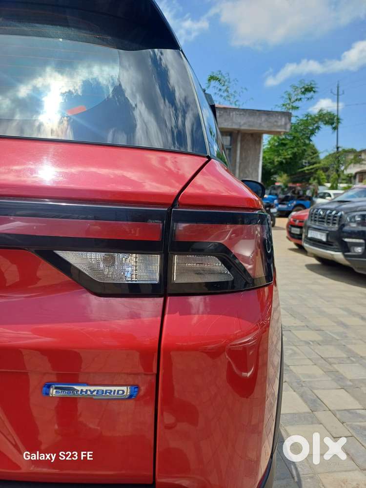 Maruti Suzuki Brezza 1.5 Zxi Smart Hybrid Dual Tone, 2024, Petrol