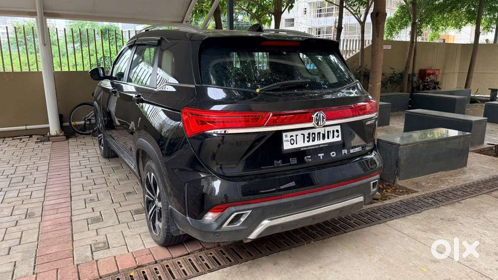 Mg Hector Plus Savvy Pro 1.5 Turbo Petrol Cvt 7 Str Dual Tone, 2023,..