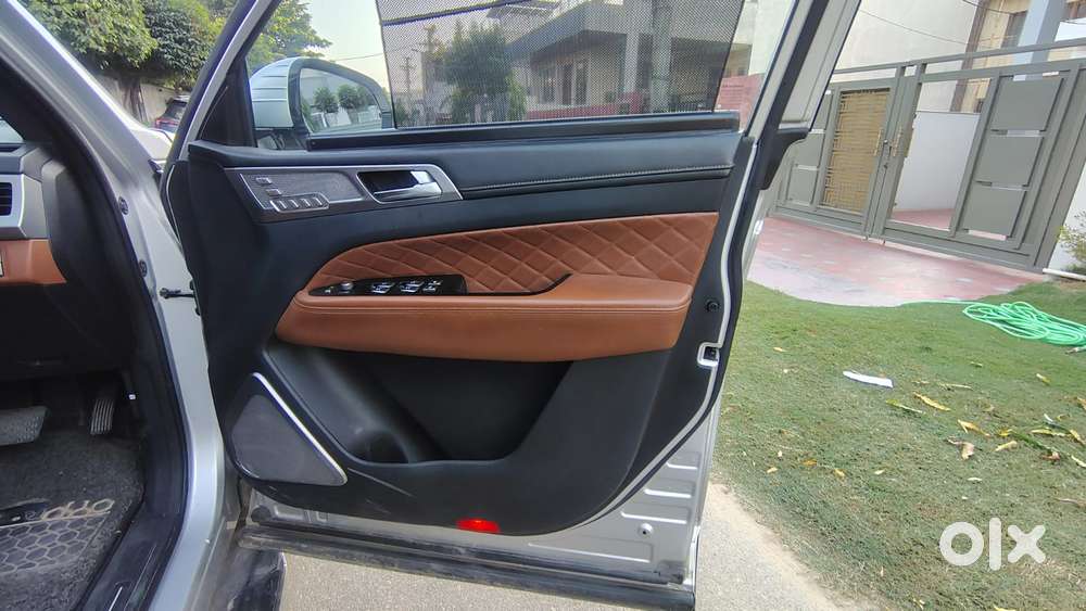 Mahindra Alturas G4 4wd At, 2022, Diesel