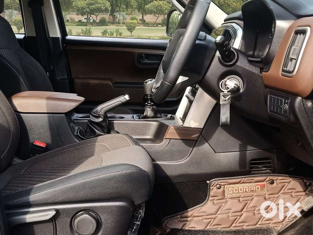 Mahindra Scorpio N Z4 Petrol Mt 7 Str, 2024, Petrol