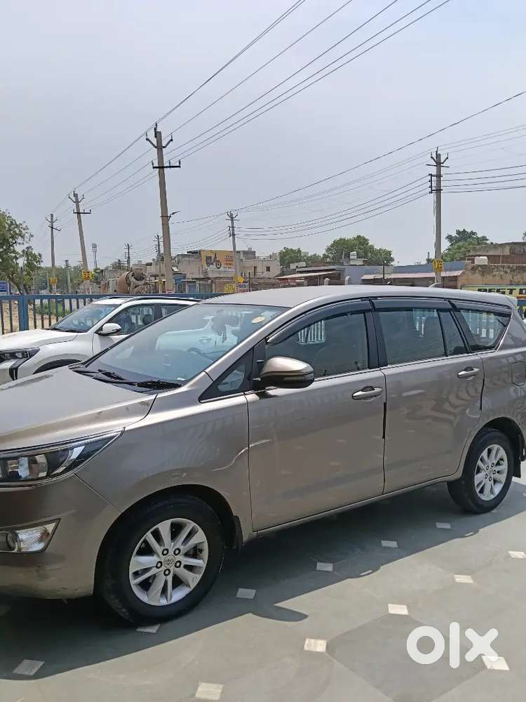 Toyota Innova Crysta 2.4gx