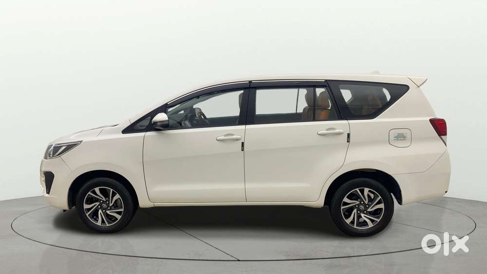 Toyota Innova Crysta 2.7 GX AT, 2022, Petrol