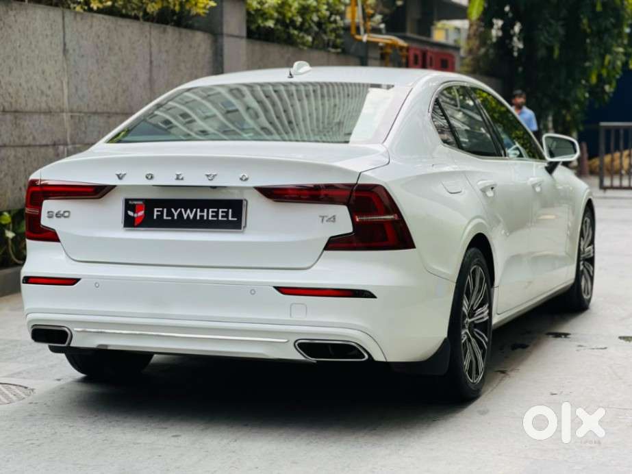 Volvo S60 T4 Inscription, 2023, Petrol