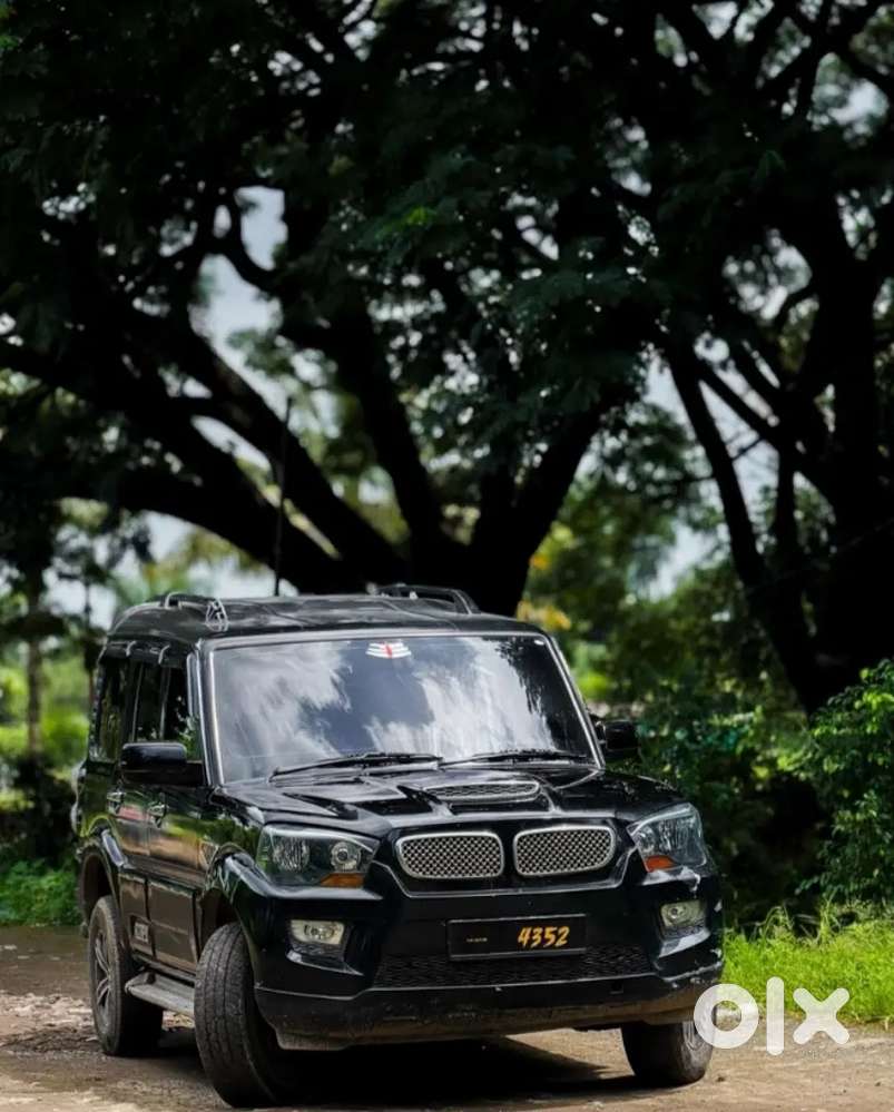 Mahindra S 201 2015