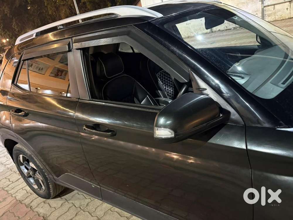 Hyundai Venue 2020 Diesel 95000 Km Driven