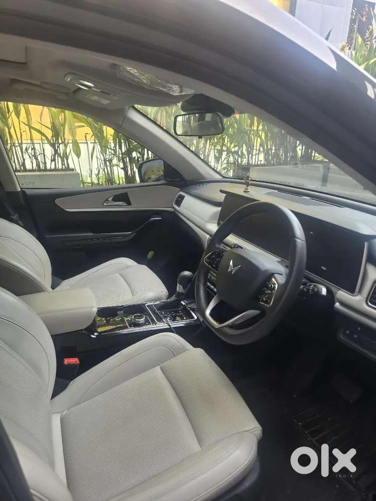 Mahindra Xuv700 Diesel Auto 2025