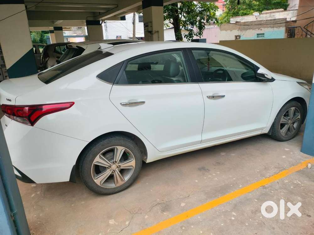 Hyundai Fluidic Verna 2047
