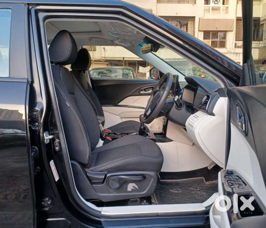 Mahindra Xuv 3xo Ax5l 1.2 Petrol At, 2024, Petrol